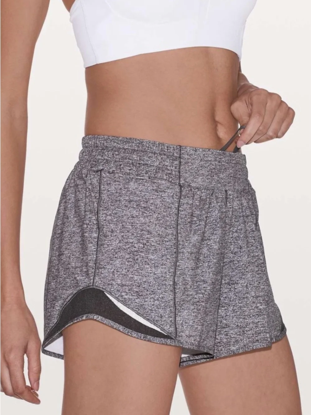 Lululemon Size 8 Long Hotty Hot Shorts II Heather Lux Multi Black Grey